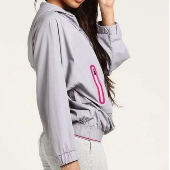 Ivy Park Perforated Hooded Pull Over with Banded Hem in Purple & Pink Sz Medium - Picture 4 of 14